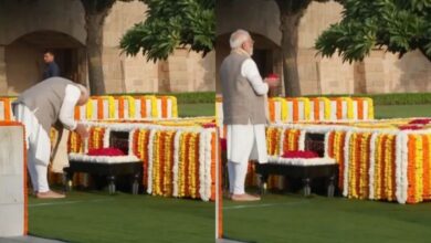 गांधी जयंती पर राजघाट पहुंचे PM मोदी, बापू को दी श्रद्धांजलि, लाल बहादुर शास्त्री को भी किया नमन