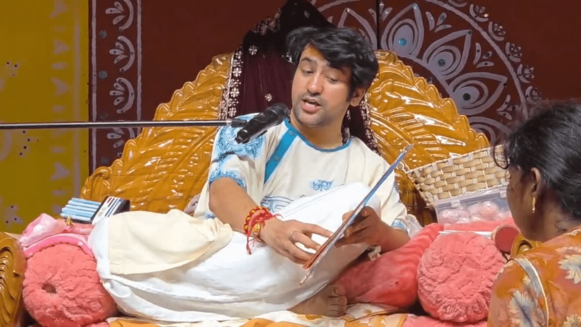 पंडित धीरेंद्र कृष्ण शास्त्री बोले – ‘आज के समय में खुद की सुरक्षा के लिए जागरूक रहना जरूरी’, महिलाओं को अकेले धाम न आने की दी सलाह पंडित धीरेंद्र कृष्ण शास्त्री बोले – ‘आज के समय में खुद की सुरक्षा के लिए जागरूक रहना जरूरी’, महिलाओं को अकेले धाम न आने की दी सलाह