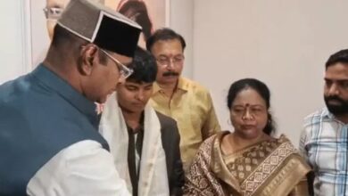 क्रिकेटर क्रांति गौड़ से मिले खेल मंत्री विश्वास सारंग, एशियन गेम्स में गोल्ड जीतने पर दी बधाई, बताया टूर्नामेंट का अनुभव
