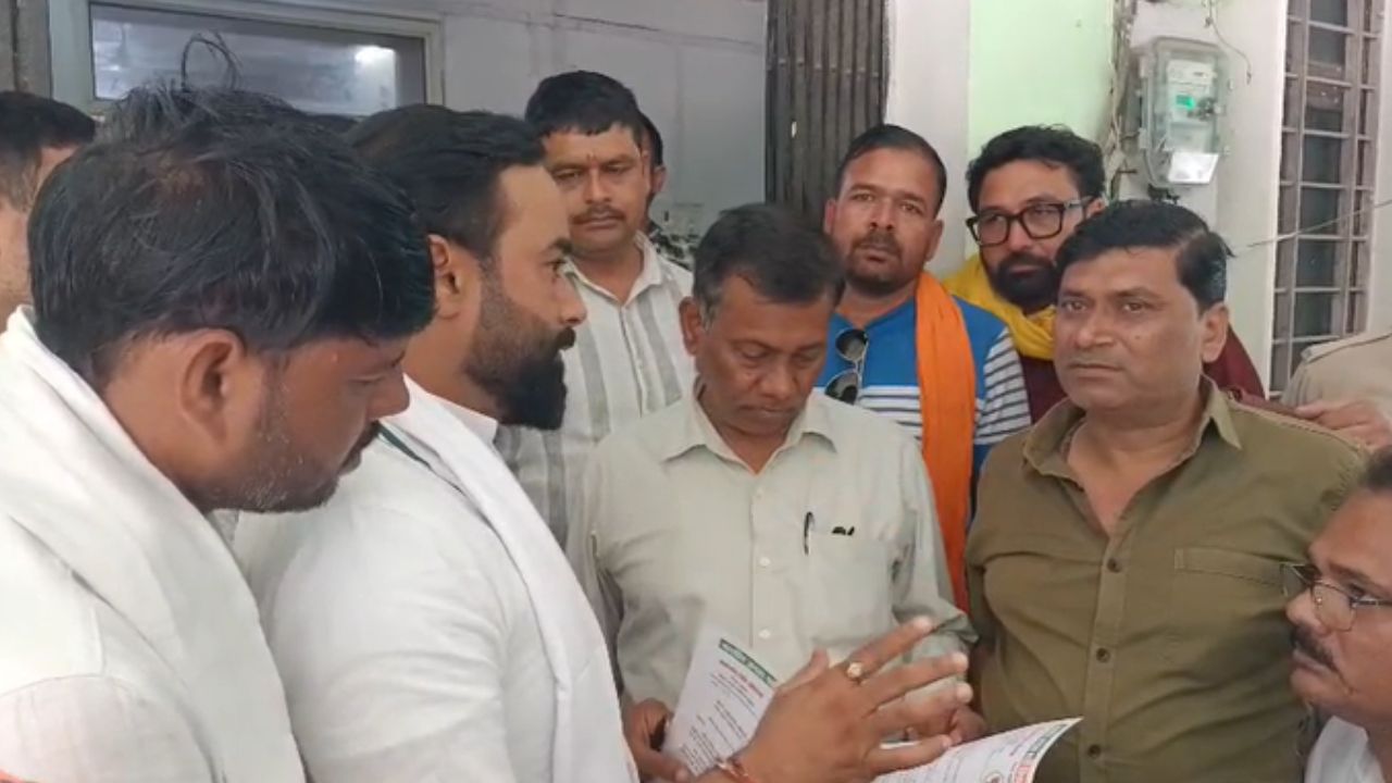 डबरा में पानी की कमी से धान की फसल पर संकट, किसान मोर्चा ने उठाई D-15 नहर में पानी छोड़ने की मांग, SDM को सौंपा ज्ञापन
