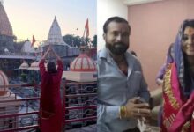 महाकाल के दरबार में पहुंची हरलीन देओल और ईशा कोप्पिकर, भस्म आरती के बाद देहरी से अर्पित किया जल