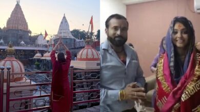 महाकाल के दरबार में पहुंची हरलीन देओल और ईशा कोप्पिकर, भस्म आरती के बाद देहरी से अर्पित किया जल