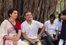 दिल्ली में राहुल गांधी-प्रियंका गांधी समेत विपक्षी नेताओं पर FIR, आकाशवाणी भवन में बिना अनुमति प्रवेश का आरोप