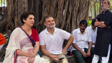 दिल्ली में राहुल गांधी-प्रियंका गांधी समेत विपक्षी नेताओं पर FIR, आकाशवाणी भवन में बिना अनुमति प्रवेश का आरोप