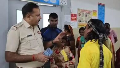 सिंगरौली में झाड़ियों के बीच मिला नवजात, शरीर पर लिपटी थी चींटियां, पुलिस ने अस्पताल पहुंचाया