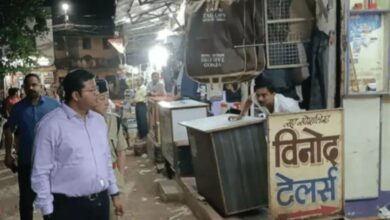 अतिक्रमण पर सख्त शिवपुरी प्रशासन, दुकानदारों से हटवाए स्टॉल, पार्किंग सुधारने के निर्देश