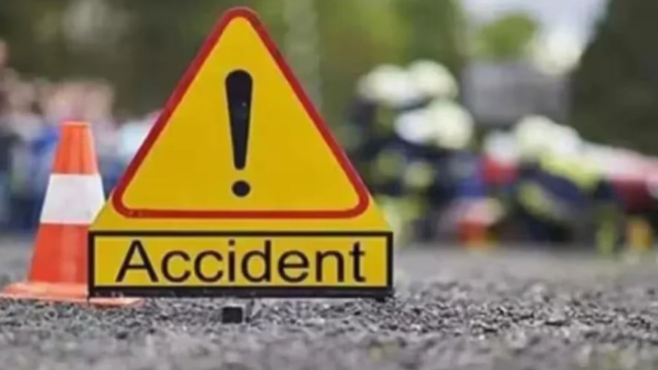 गुजरात के कच्छ में भीषण सड़क हादसा, ट्रक-पिकअप की टक्कर से 7 मजदूरों की दर्दनाक मौत, 20 से ज्यादा घायल