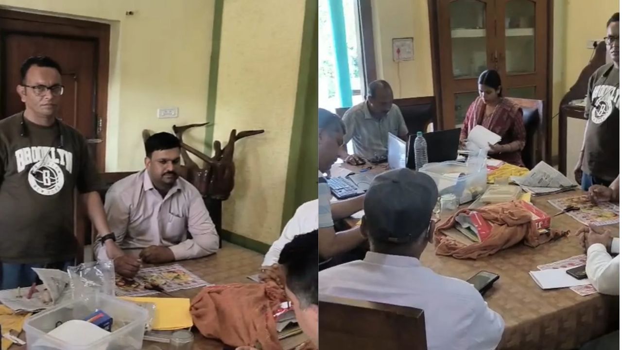 खंडवा में ग्राम पंचायत सचिव को 25 हजार रुपये की रिश्वत लेते लोकायुक्त पुलिस ने रंगे हाथ दबोचा खंडवा में ग्राम पंचायत सचिव को 25 हजार रुपये की रिश्वत लेते लोकायुक्त पुलिस ने रंगे हाथ दबोचा