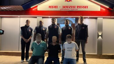 फ्लैट में चल रहा था ऑनलाइन सट्टे का खेल, इंदौर क्राइम ब्रांच ने 3 आरोपियों को दबोचा, लैपटॉप-मोबाइल समेत अन्य सामग्री जब्त