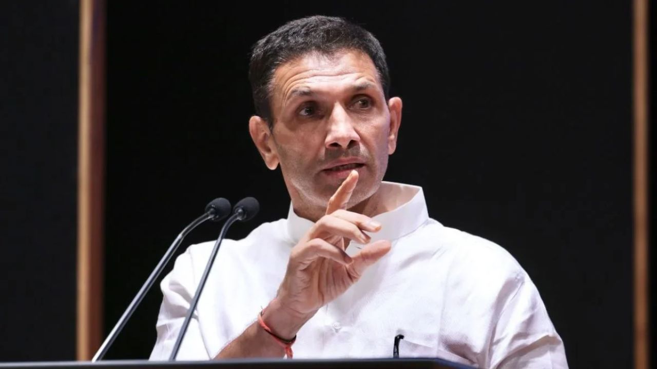 जीतू पटवारी की PM Modi को चेतावनी, बात सुनो रोको मत, जितना दबाओगे उतनी ज्यादा ताकत से विद्रोह होगा जीतू पटवारी की PM Modi को चेतावनी, बात सुनो रोको मत, जितना दबाओगे उतनी ज्यादा ताकत से विद्रोह होगा