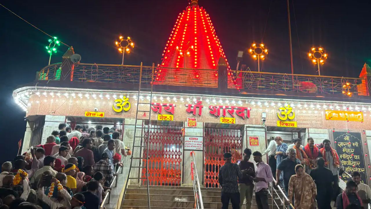 मैहर के मां शारदा मंदिर में महाभोग प्रसाद व्यवस्था शुरू, 150 रूपए में खरीद सकेंगे 250 ग्राम लड्डू