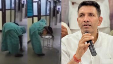 दमोह जिला अस्पताल में बीमार बच्चे की मां से साफ कराया फर्श, वीडियो शेयर कर जीतू पटवारी ने सरकार को घेरा
