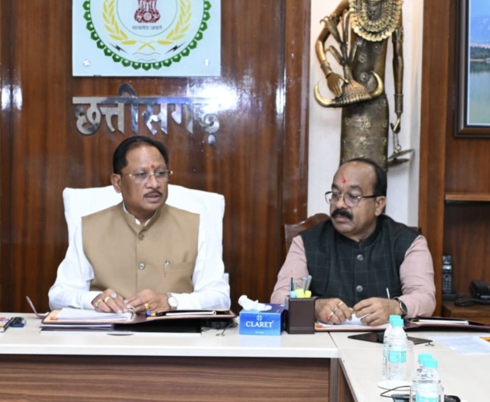 CG Cabinet: पूर्व अग्निवीरों के लिए पुलिस आरक्षक के 36 पदों पर भर्ती, आदिम जाति विकास विभाग का नाम बदला, पढ़ें छत्तीसगढ़ कैबिनेट के फैसले CG Cabinet: पूर्व अग्निवीरों के लिए पुलिस आरक्षक के 36 पदों पर भर्ती, आदिम जाति विकास विभाग का नाम बदला, पढ़ें छत्तीसगढ़ कैबिनेट के फैसले