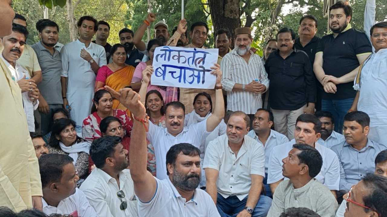 राहुल गांधी के ‘मार्च फॉर डेमोक्रेसी’ में शामिल हुए जीतू पटवारी, उमंग सिंघार समेत MP कांग्रेस नेता, ज्ञानेश कुमार के इस्तीफे की मांग
