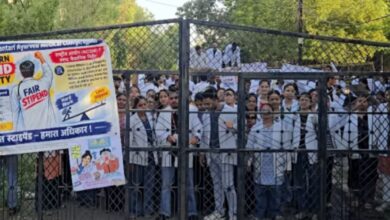 उज्जैन में स्टाइपेंड बढ़ाने की मांग को लेकर आयुर्वेद छात्रों ने की तालाबंदी, पिछले 7 दिन से जारी है प्रदर्शन