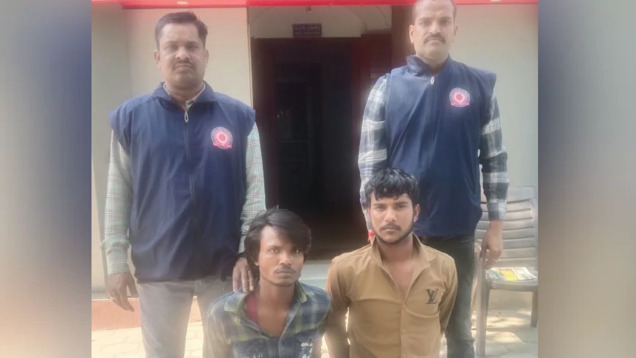नशे के खिलाफ इंदौर पुलिस की सख्त कार्रवाई, 12 ग्राम एमडी ड्रग्स के साथ दो आरोपियों को किया गिरफ्तार, पढ़ें खबर नशे के खिलाफ इंदौर पुलिस की सख्त कार्रवाई, 12 ग्राम एमडी ड्रग्स के साथ दो आरोपियों को किया गिरफ्तार, पढ़ें खबर