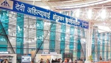 लापता युवती की तलाश में इंदौर एयरपोर्ट पहुंची जोबट पुलिस, मुंबई की फ्लाइट में सवार होने से पहले युवक-युवती को रोका, जानिए क्या है पूरा मामला?