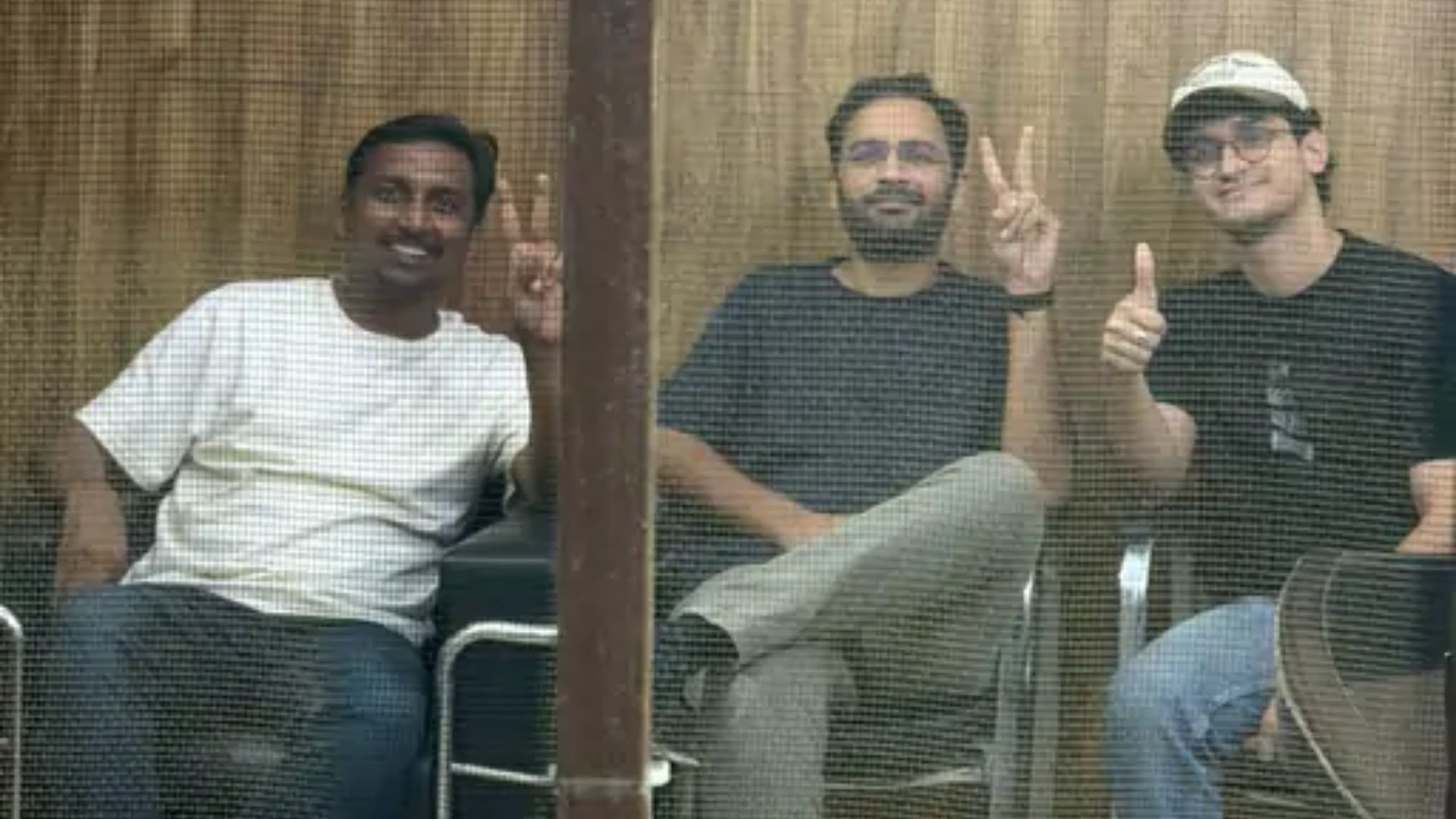 सौरव दास, आशुतोष रांका और अजिंक्य शिंदे को 5 दिन की ज्यूडिशियल कस्टडी में भेजा गया सौरव दास, आशुतोष रांका और अजिंक्य शिंदे को 5 दिन की ज्यूडिशियल कस्टडी में भेजा गया