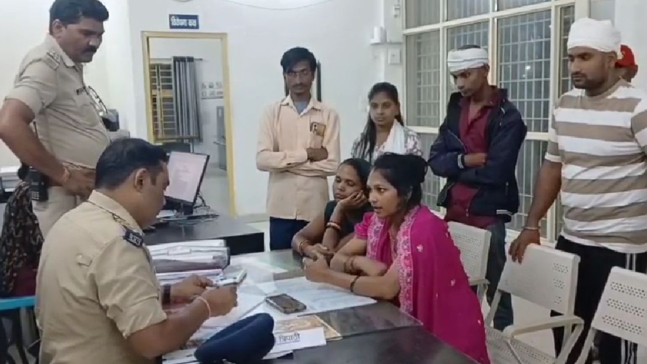 जबलपुर में गिफ्ट और कंपनी की स्कीम का झांसा देकर लाखों के जेवर ले उड़ीं महिलाएं