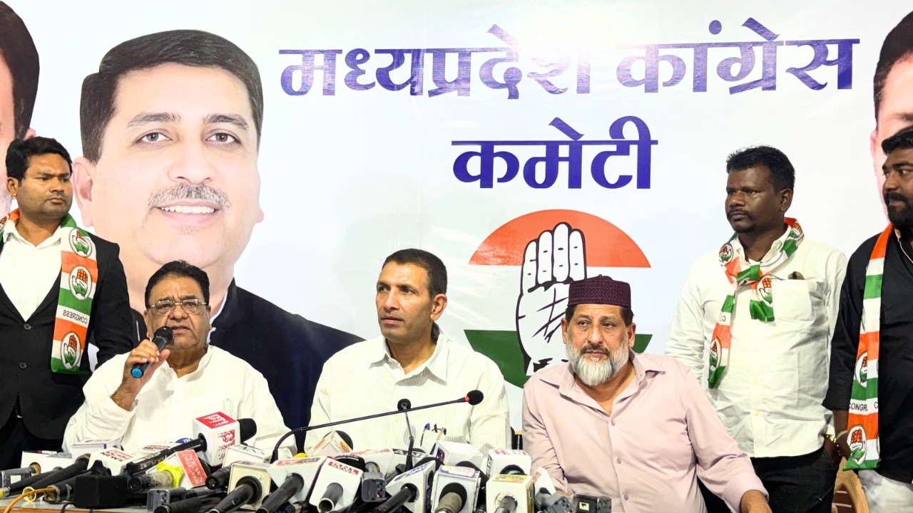MP कांग्रेस में शामिल हुए भीम आर्मी के पदाधिकारी, ‘घर वापसी’ के लिए मिले 600 से अधिक आवेदन MP कांग्रेस में शामिल हुए भीम आर्मी के पदाधिकारी, ‘घर वापसी’ के लिए मिले 600 से अधिक आवेदन