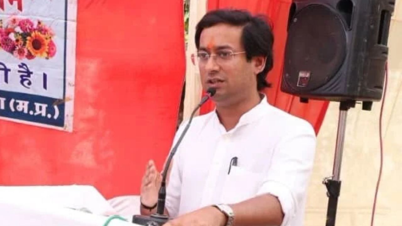 मध्यप्रदेश में बिजली कटौती पर सियासत तेज, जयवर्धन सिंह का सरकार पर हमला, बोले- पहले किसानों को निर्बाध बिजली दीजिए