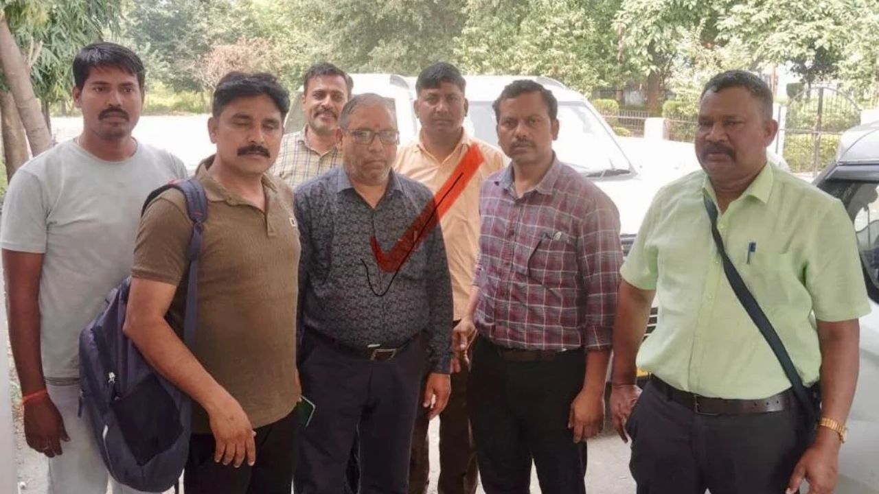 पिता की मृत्यु के बाद बीमा राशि देने के बदले मांगी रिश्वत, लोकायुक्त पुलिस ने जल संसाधन विभाग के क्लर्क को रिश्वत लेते रंगे हाथ पकड़ा