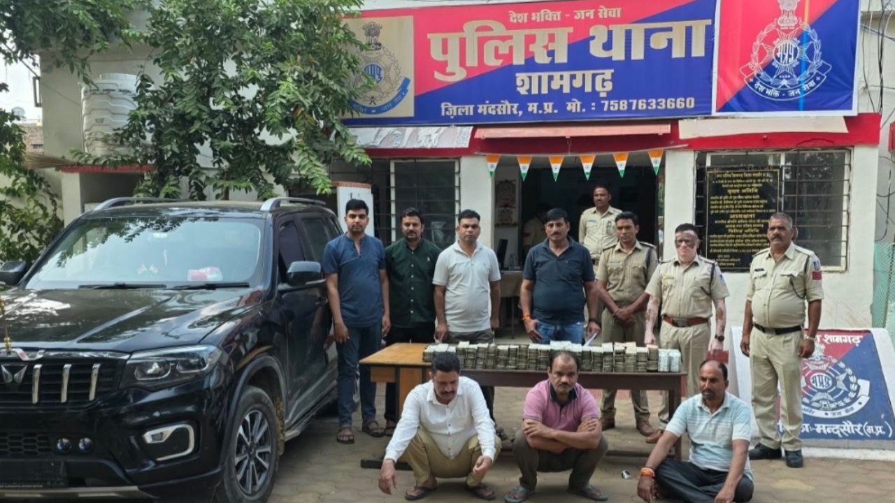 मंदसौर में स्कॉर्पियो से मिला 1.29 करोड़ कैश, सरपंच सहित 3 गिरफ्तार, पुलिस कर रही पूछताछ