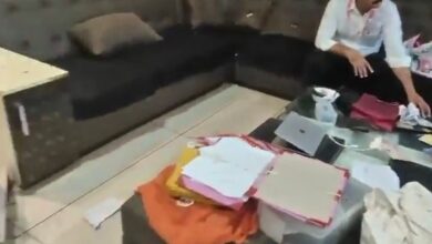 इंदौर में हेड कॉन्स्टेबल के यहां 29.73 करोड़ की संपत्ति का खुलासा, लोकायुक्त जांच में 33 प्रॉपर्टी और 21 बैंक खाते मिले इंदौर में हेड कॉन्स्टेबल के यहां 29.73 करोड़ की संपत्ति का खुलासा, लोकायुक्त जांच में 33 प्रॉपर्टी और 21 बैंक खाते मिले