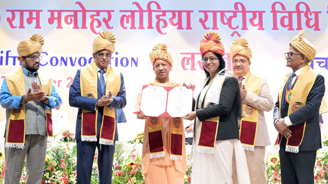 योगी आदित्यनाथ की युवाओं से अपील “AI को सहायक बनायें सारथी नहीं, सारथी तो आपके साथ धर्म है” योगी आदित्यनाथ की युवाओं से अपील “AI को सहायक बनायें सारथी नहीं, सारथी तो आपके साथ धर्म है”