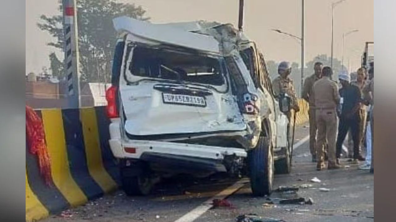 प्रयागराज-वाराणसी हाईवे पर भीषण हादसा, तेज रफ्तार ट्रक ने स्कॉर्पियो को मारी जोरदार टक्कर, 4 लोगों की दर्दनाक मौत प्रयागराज-वाराणसी हाईवे पर भीषण हादसा, तेज रफ्तार ट्रक ने स्कॉर्पियो को मारी जोरदार टक्कर, 4 लोगों की दर्दनाक मौत