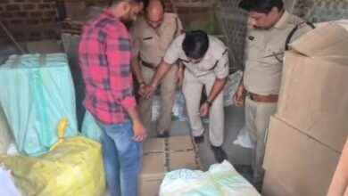 हरदा में बिना लाइसेंस पटाखों का अवैध कारोबार उजागर, मकान में जमा था लाखों का स्टॉक, पुलिस ने जब्त किया पूरा माल