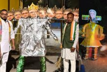 दशहरे पर इंदौर में कांग्रेस का अनोखा विरोध प्रदर्शन, रावण के पुतले पर लगाया ज्ञानेश कुमार का चेहरा, फिर किया दहन