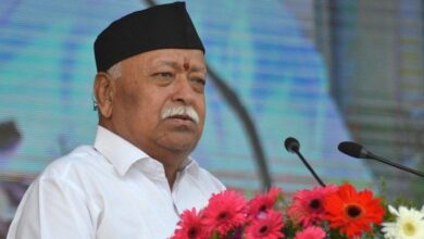 RSS के विजयादशमी उत्सव में शस्त्र पूजन के बाद बोले मोहन भागवत, कहा – ‘OTT पर नियम जरूरी’ AI से बन रहे गलत वीडियो पर भी जताई चिंता