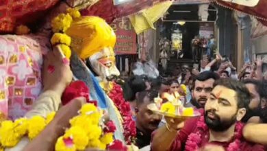 विजयादशमी पर बाबा महाकाल ने किया नए शहर का भ्रमण, मंदिर से दशहरा मैदान तक गूंजे जयकारे, पुलिस ने दी सलामी