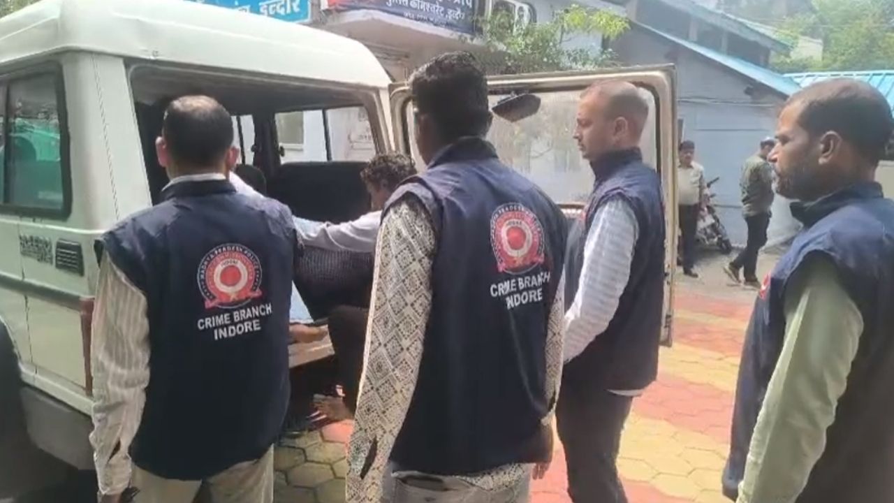 अवैध मादक पदार्थ के खिलाफ इंदौर पुलिस का एक्शन, 254 ग्राम MD ड्रग्स जब्त, 2 आरोपी गिरफ्तार अवैध मादक पदार्थ के खिलाफ इंदौर पुलिस का एक्शन, 254 ग्राम MD ड्रग्स जब्त, 2 आरोपी गिरफ्तार