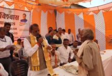 निवाड़ी में मंत्री नारायण कुशवाहा की अधिकारियों को चेतावनी, बोले – ‘गरीब को परेशान किया तो नौकरी के लायक नहीं रहोगे