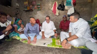 देवास जहरीली शराब मौत मामला! प्रशासन पर भड़के जीतू पटवारी, परिजनों को दी सांत्वना, कलेक्टर के निलंबन की मांग