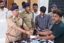 इंदौर क्राइम ब्रांच ने खोज निकाले करीब 20 लाख रुपये के 112 गुम हुए मोबाइल, असली मालिकों को सौंपे