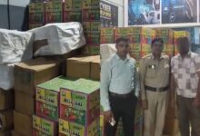 अवैध भंडारण के खिलाफ इंदौर पुलिस का एक्शन, करीब 2 लाख 62 हजार रुपये कीमत के पटाखे जब्त