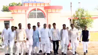पन्ना: केन-बेतवा परियोजना के विरोध में जेल में बंद दिव्या से मिले जीतू पटवारी, सरकार पर दमन का आरोप