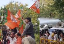 खरगे के बयान के विरोध में भाजपा ने खोला मोर्चा, भोपाल में कांग्रेस कार्यालय का घेराव, कार्यकर्ता बैरिकेड्स पर चढ़े, पुलिस ने चलाई वाटर कैनन