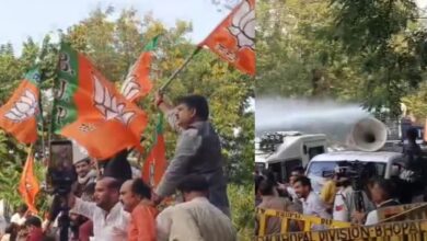 खरगे के बयान के विरोध में भाजपा ने खोला मोर्चा, भोपाल में कांग्रेस कार्यालय का घेराव, कार्यकर्ता बैरिकेड्स पर चढ़े, पुलिस ने चलाई वाटर कैनन