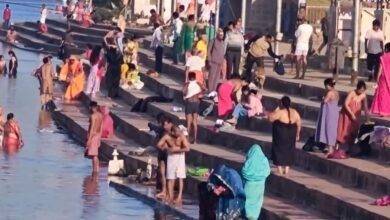 कार्तिक मास में नर्मदा के घाटों पर आस्था की डुबकी लगा रहे श्रद्धालु, दान-पुण्य का सिलसिला जारी