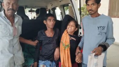 नीमच में आर्थिक तंगी से जूझ रहा परिवार, तीन दिव्यांग बच्चों के पिता ने कलेक्टर से मांगी सरकारी मदद नीमच में आर्थिक तंगी से जूझ रहा परिवार, तीन दिव्यांग बच्चों के पिता ने कलेक्टर से मांगी सरकारी मदद