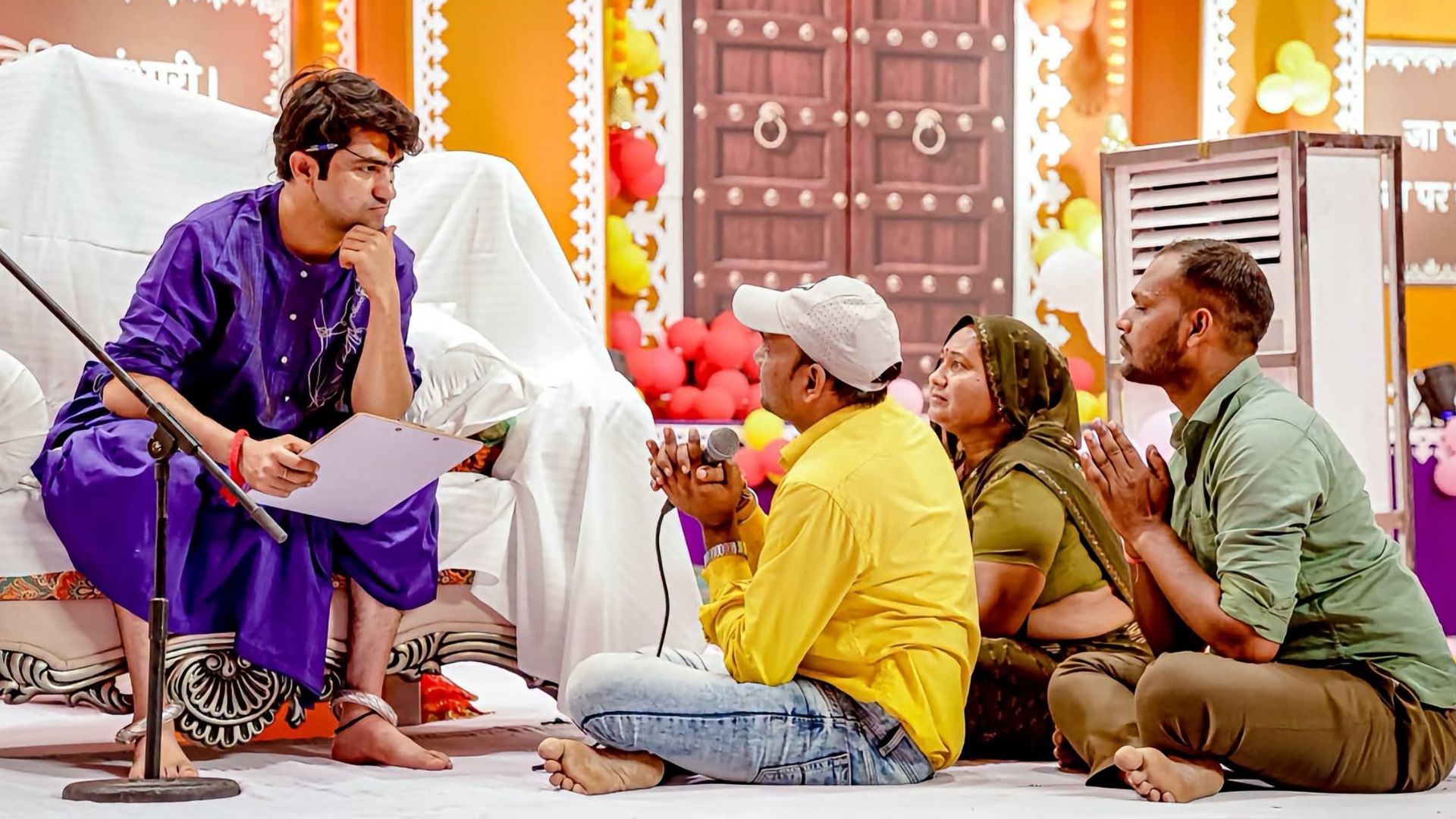 पंडित धीरेंद्र शास्त्री का करवा चौथ पर मजाकिया अंदाज, बोले – ‘एक दिन व्रत रखो, फिर 364 दिन पतियों को ताने दो!’