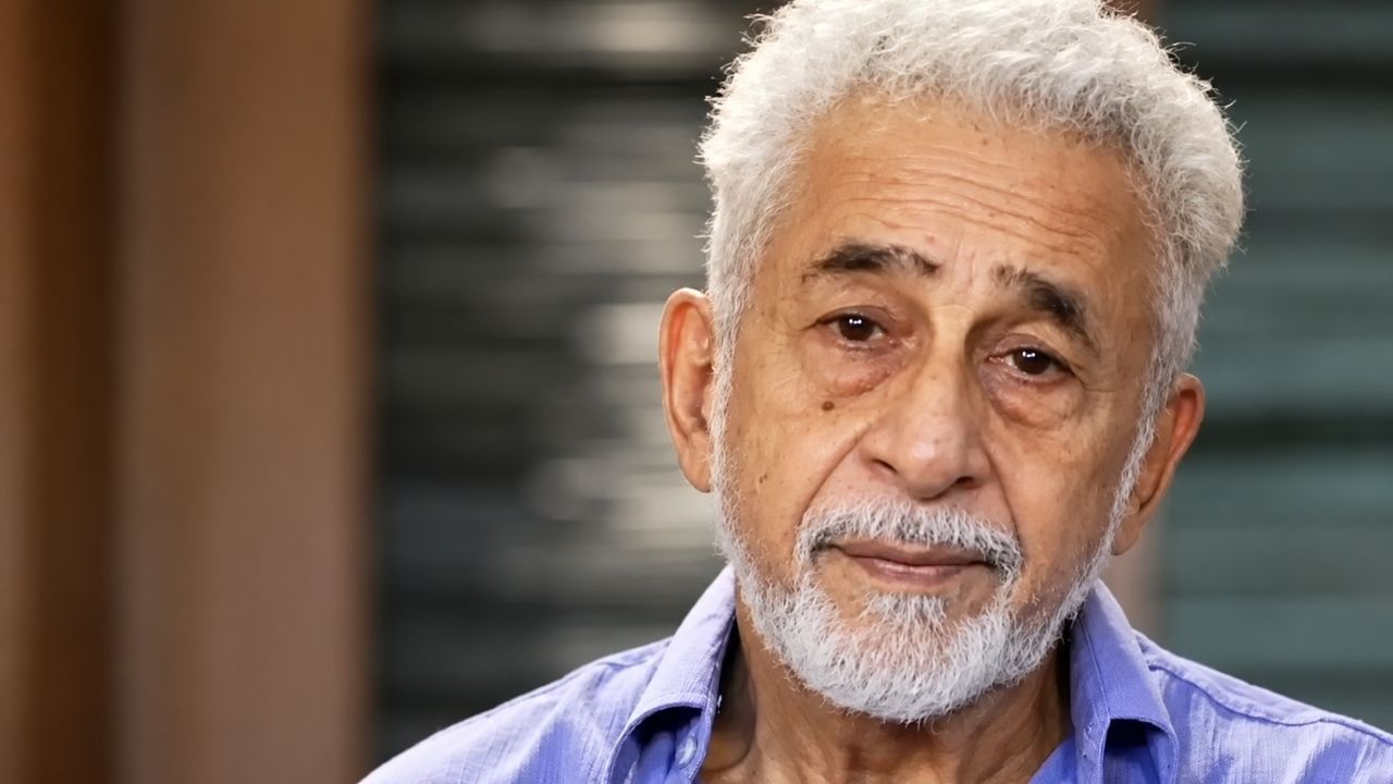 नसीरुद्दीन शाह का विवादित बयान, मोदी सरकार और गोदी मीडिया पर बोला तीखा हमला