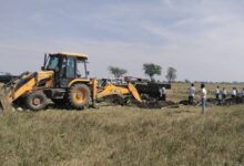 नीमच के जाजूसागर बांध में पानी चोरी को लेकर प्रशासन सख्त, JCB से उखाड़े अवैध पाइप, दो ट्रॉली सामग्री जब्त