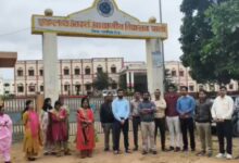 उमरिया में एकलव्य स्कूल की महिला शिक्षिकाओं का विरोध प्रदर्शन, प्राचार्य पर लगाए गंभीर आरोप, थाने पहुंचकर की शिकायत