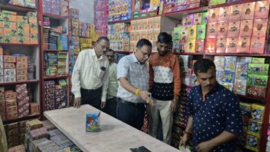 भोपाल न्यूज़ : हलालपुर पटाखा मार्केट का जिला प्रशासन की टीम ने किया निरीक्षण, फायर सेफ्टी को लेकर दिए सख्त निर्देश