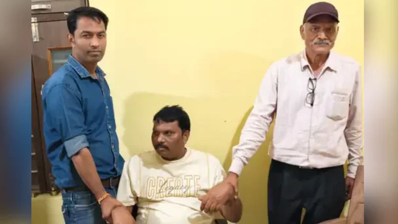 लोकायुक्त पुलिस का बड़ा एक्शन, डिप्टी रेंजर को 20 हजार रुपये की रिश्वत लेते रंगे हाथ दबोचा, पढ़ें खबर लोकायुक्त पुलिस का बड़ा एक्शन, डिप्टी रेंजर को 20 हजार रुपये की रिश्वत लेते रंगे हाथ दबोचा, पढ़ें खबर